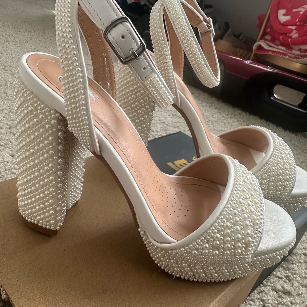 Elegant White Pearl-Embellished Women's Heels